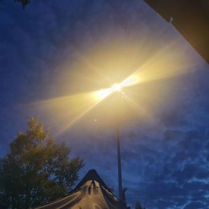 陪读脱去妈妈的内裤
